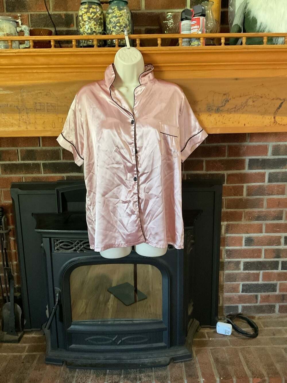 Women's XL Pink Satin Short Sleeve Button Down Pajama Top with Black Piping